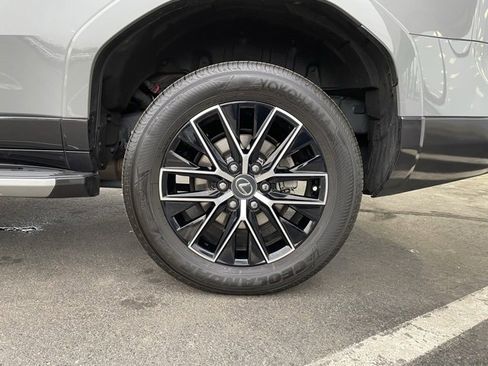 Used 2024 Lexus GX 550 image 33