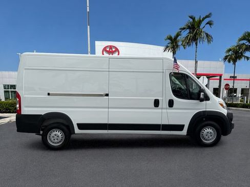 Used 2025 RAM ProMaster 2500 w/ Convenience Group FWD image 8