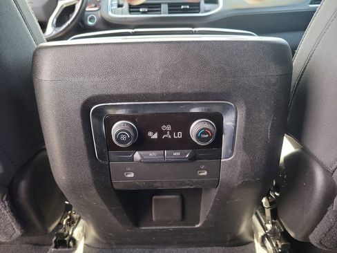 Used 2021 Chevrolet Suburban LS RWD image 13