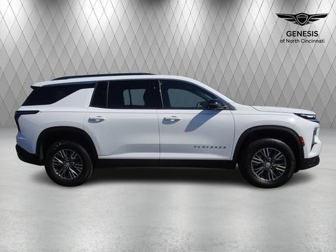 Used 2024 Chevrolet Traverse LT FWD image 6