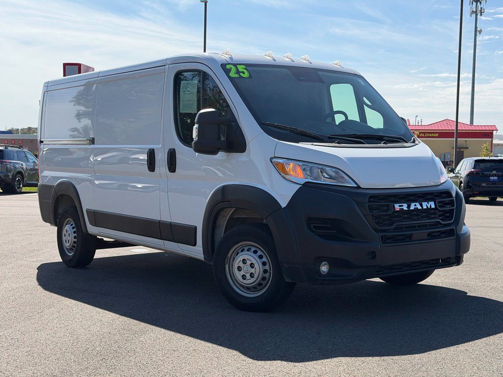 Used 2025 RAM ProMaster 2500 w/ Convenience Group FWD image 1