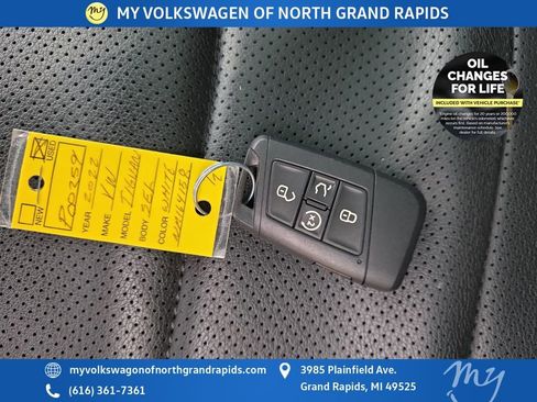 Used 2022 Volkswagen Tiguan SEL R-Line image 38