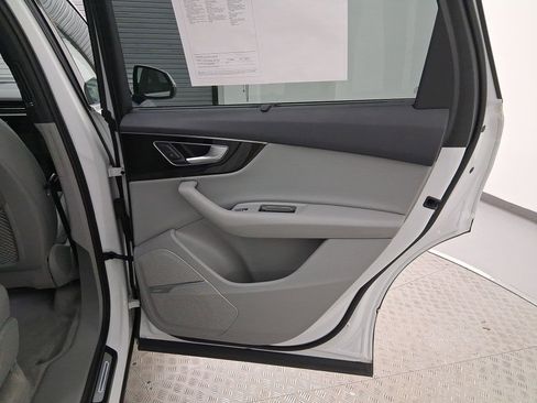 Used 2019 Audi Q7 3.0T Prestige w/ Prestige Package image 33