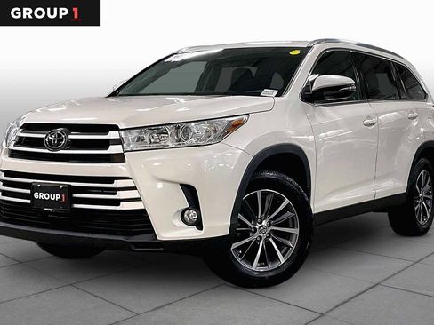 Used 2019 Toyota Highlander XLE AWD/4WD image 1