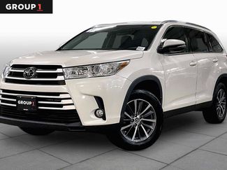 Used 2019 Toyota Highlander XLE AWD/4WD video 1