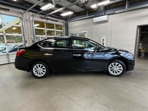 Used 2019 Nissan Sentra SV FWD image 6