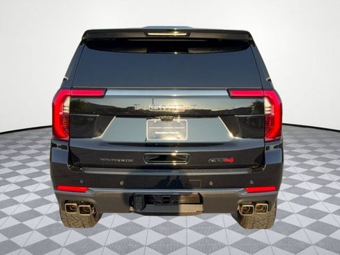 Used 2025 GMC Yukon XL AT4 w/ AT4 Premium Package AWD/4WD image 11