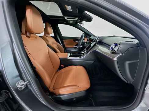 Used 2025 Mercedes-Benz C 300 Sedan image 31
