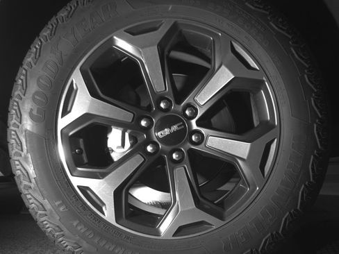 Used 2025 GMC Yukon AT4 Ultimate AWD/4WD image 11