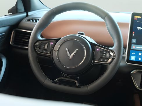 New 2025 VinFast VF 8 Plus AWD/4WD image 8