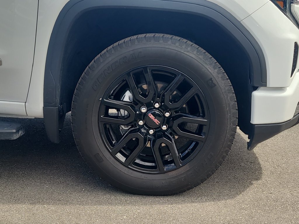 Used 2025 GMC Sierra 1500 Elevation w/ LPO, Elevation Black Package AWD/4WD image 5