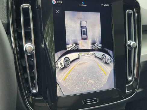 New 2026 Volvo XC40 B5 Plus w/ Climate Package AWD/4WD image 10