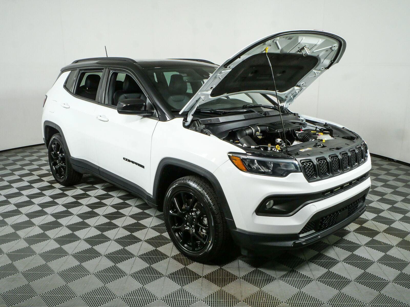 Used 2023 Jeep Compass Latitude w/ Sun and Sound Group AWD/4WD image 37