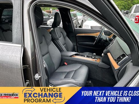 Used 2024 Volvo XC90 B5 Plus AWD/4WD image 7