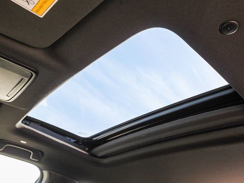 Used 2025 Honda CR-V Sport Touring image 28