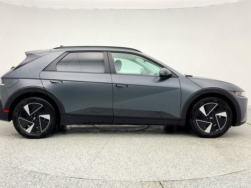 Used 2025 Hyundai Ioniq 5 SEL image 4