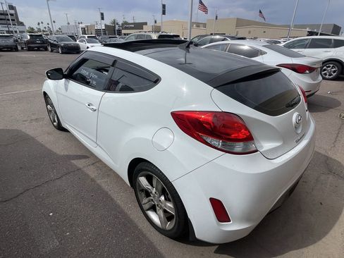 Used 2014 Hyundai Veloster w/ Style Package 02 image 11