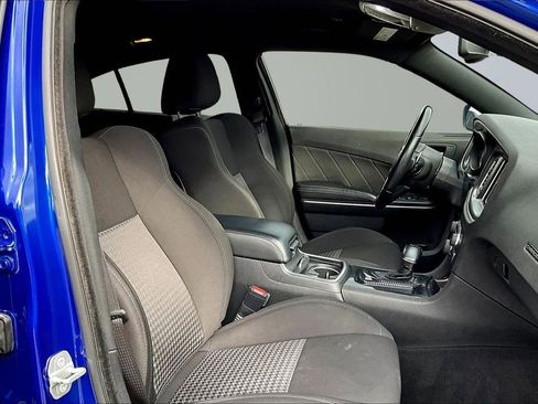 Used 2022 Dodge Charger R/T w/ Performance Handling Group image 7