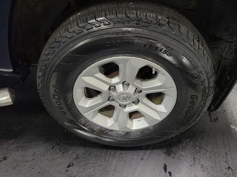 Used 2016 Toyota 4Runner SR5 Premium AWD/4WD image 10