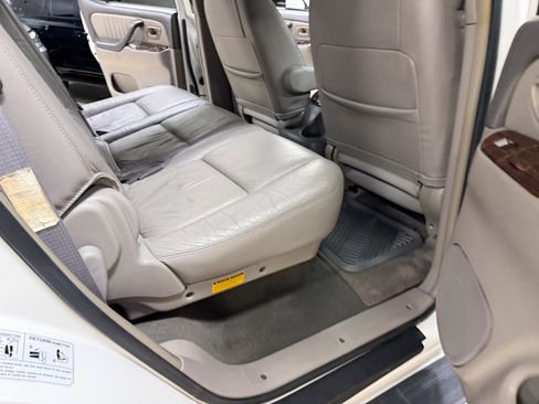 Used 2004 Toyota Sequoia Limited AWD/4WD image 28