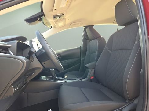 Used 2025 Toyota Corolla LE image 9
