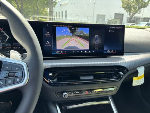 New 2026 BMW 330i Sedan w/ M Sport Package RWD image 25
