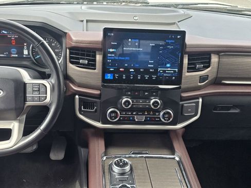 Used 2024 Ford Expedition Limited AWD/4WD image 17