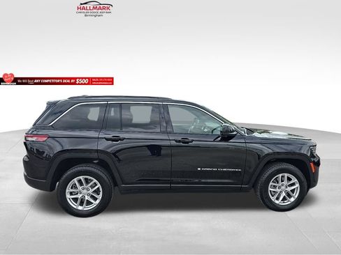 Used 2025 Jeep Grand Cherokee Laredo X w/ Trailer Tow Package AWD/4WD image 2