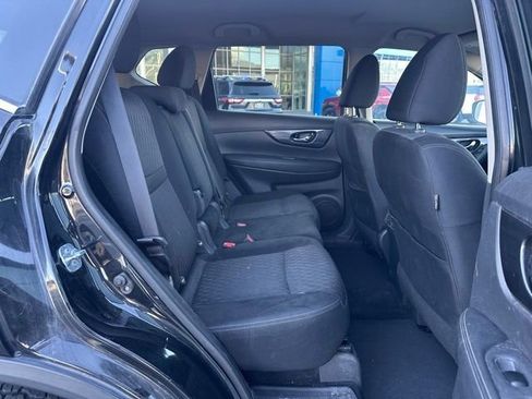 Used 2017 Nissan Rogue SV AWD/4WD image 14