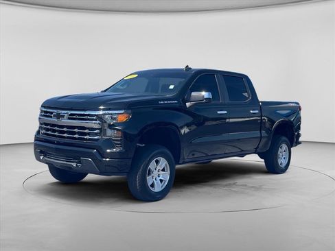 Used 2023 Chevrolet Silverado 1500 Custom AWD/4WD image 3