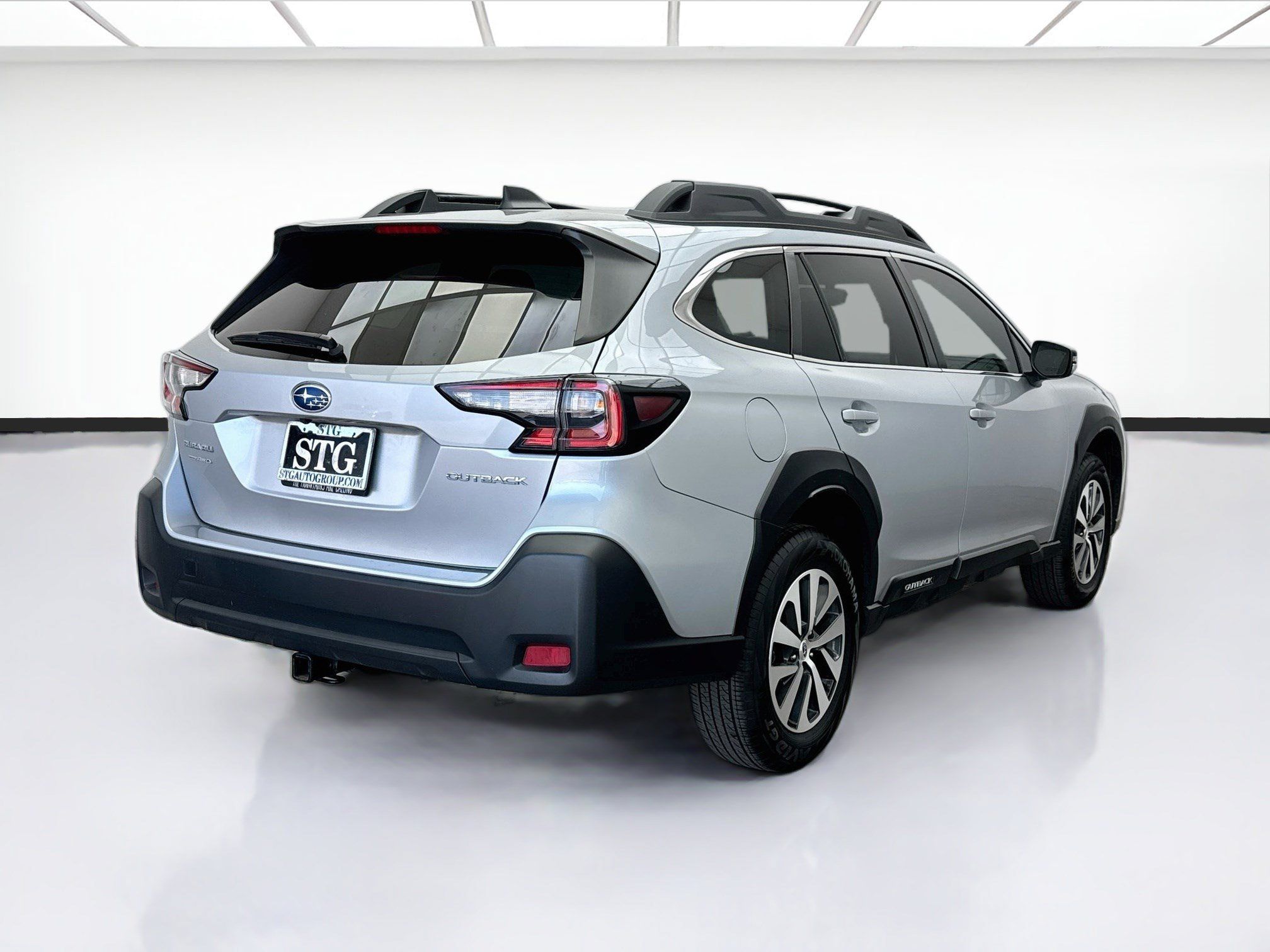 Used 2025 Subaru Outback Premium AWD/4WD image 4