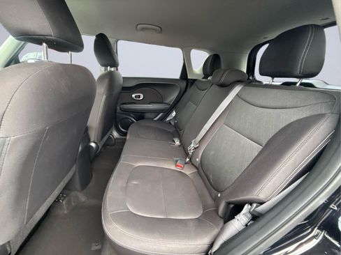 Used 2016 Kia Soul FWD image 16