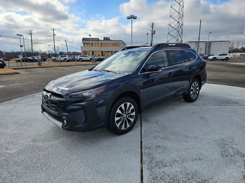 Used 2025 Subaru Outback Limited w/ Popular Package #2 AWD/4WD image 2