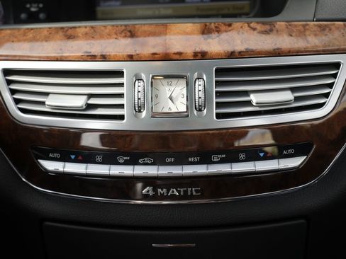 Used 2011 Mercedes-Benz S 550 4MATIC image 42