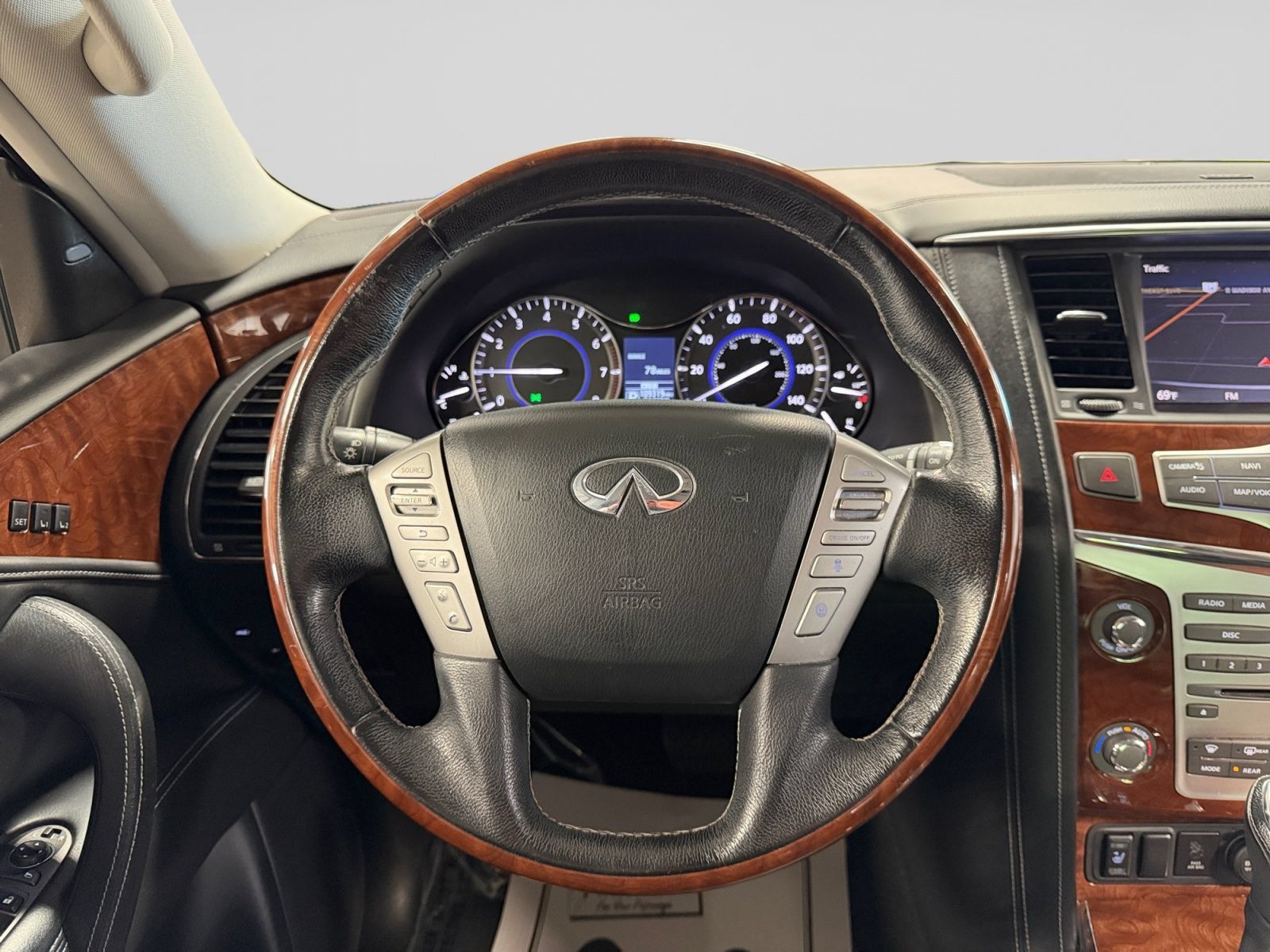 Used 2018 INFINITI QX80 4WD w/ Driver Assistance Package image 19