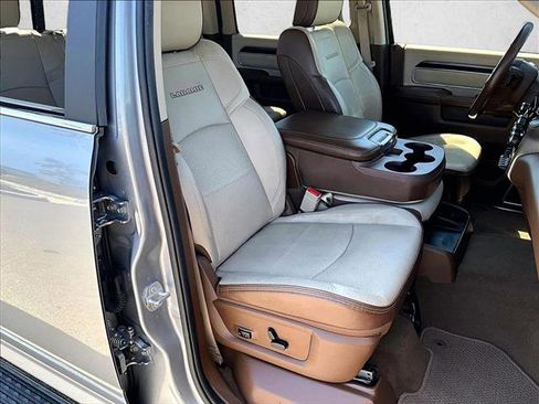 Used 2022 RAM 3500 Laramie AWD/4WD image 9