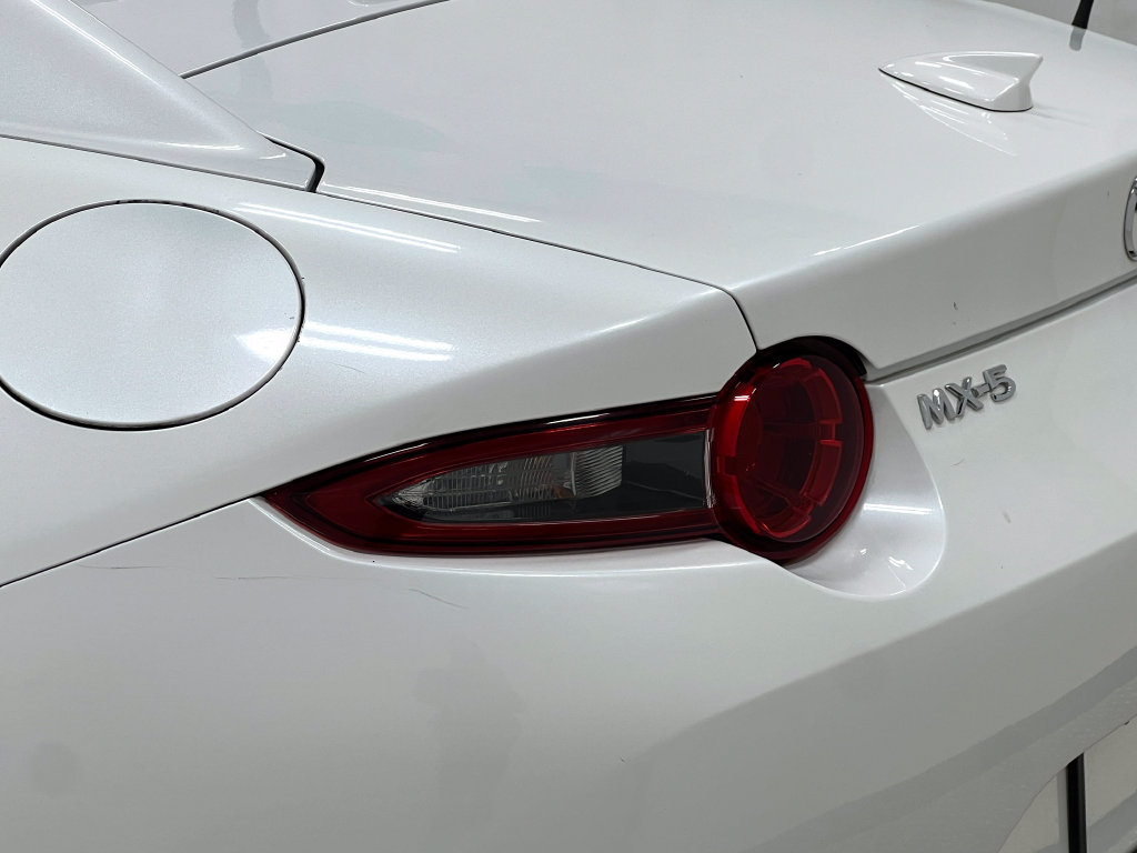 Used 2020 MAZDA MX-5 Miata RF Grand Touring RWD image 32