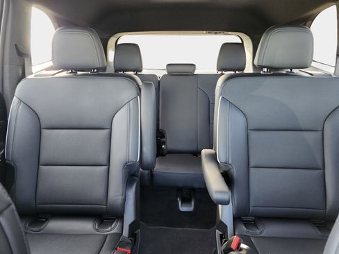 Used 2025 Buick Enclave Preferred image 28