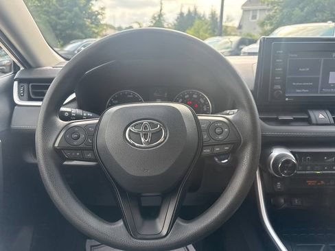 Used 2021 Toyota RAV4 XLE AWD/4WD image 24