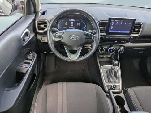 Used 2023 Hyundai Venue SEL FWD image 16