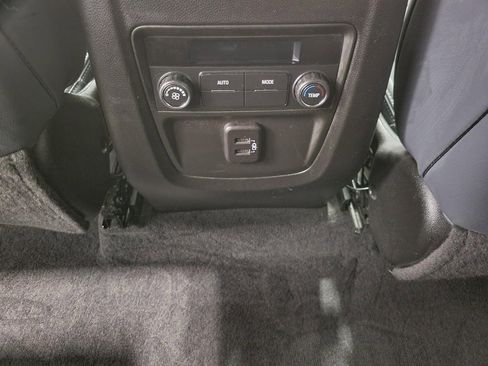 Used 2023 Buick Enclave Essence w/ LPO, Luxury Package image 22