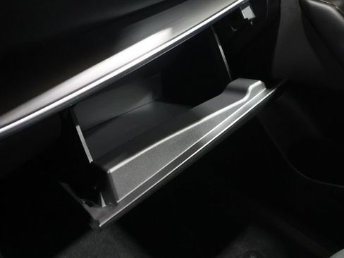 Used 2023 Nissan Rogue S image 32