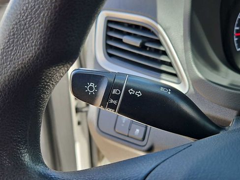Used 2020 Hyundai Accent SE FWD image 25