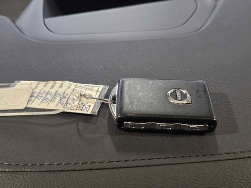 Used 2024 Volvo XC60 B5 Ultimate w/ Protection Package Premier image 42