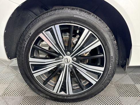 Used 2023 Volvo XC60 B5 Plus w/ Protection Package Premier image 32