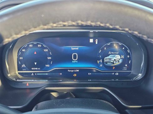 Used 2023 Chevrolet Suburban Z71 w/ Luxury Package image 25