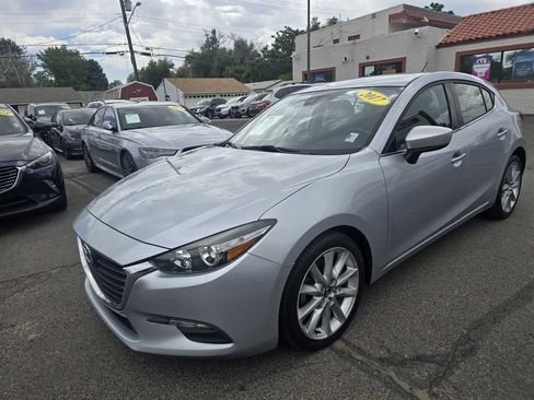 Used 2017 MAZDA MAZDA3 Touring FWD image 2