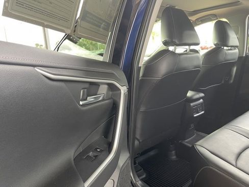 Used 2021 Toyota RAV4 Limited image 24