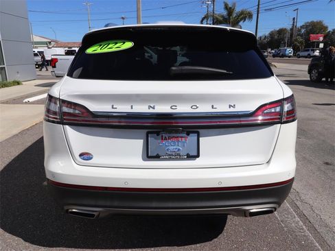 Used 2022 Lincoln Nautilus FWD w/ Premium Package image 9