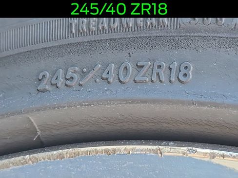 Used 2005 Chevrolet Corvette Coupe w/ Preferred Equipment Group RWD image 37